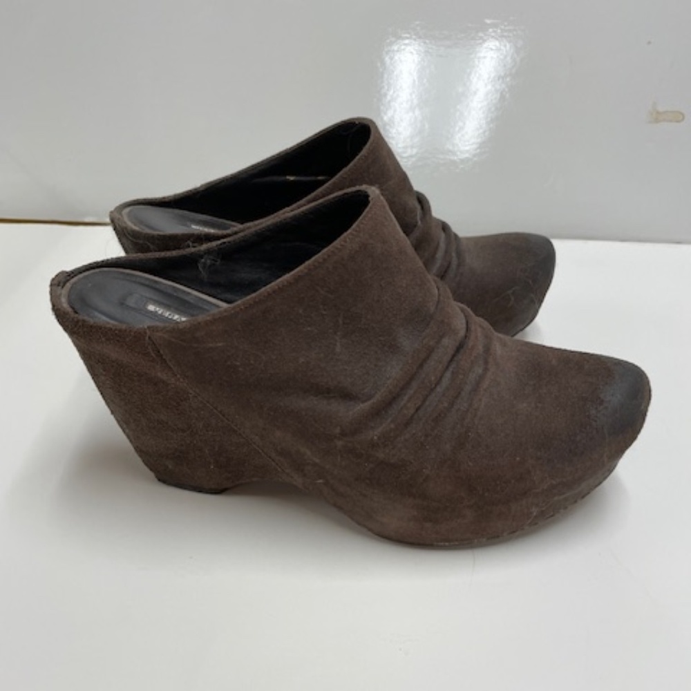 Fabulous Vera Wang Lavender Label Platform Wedge Clogs Slip-Ons